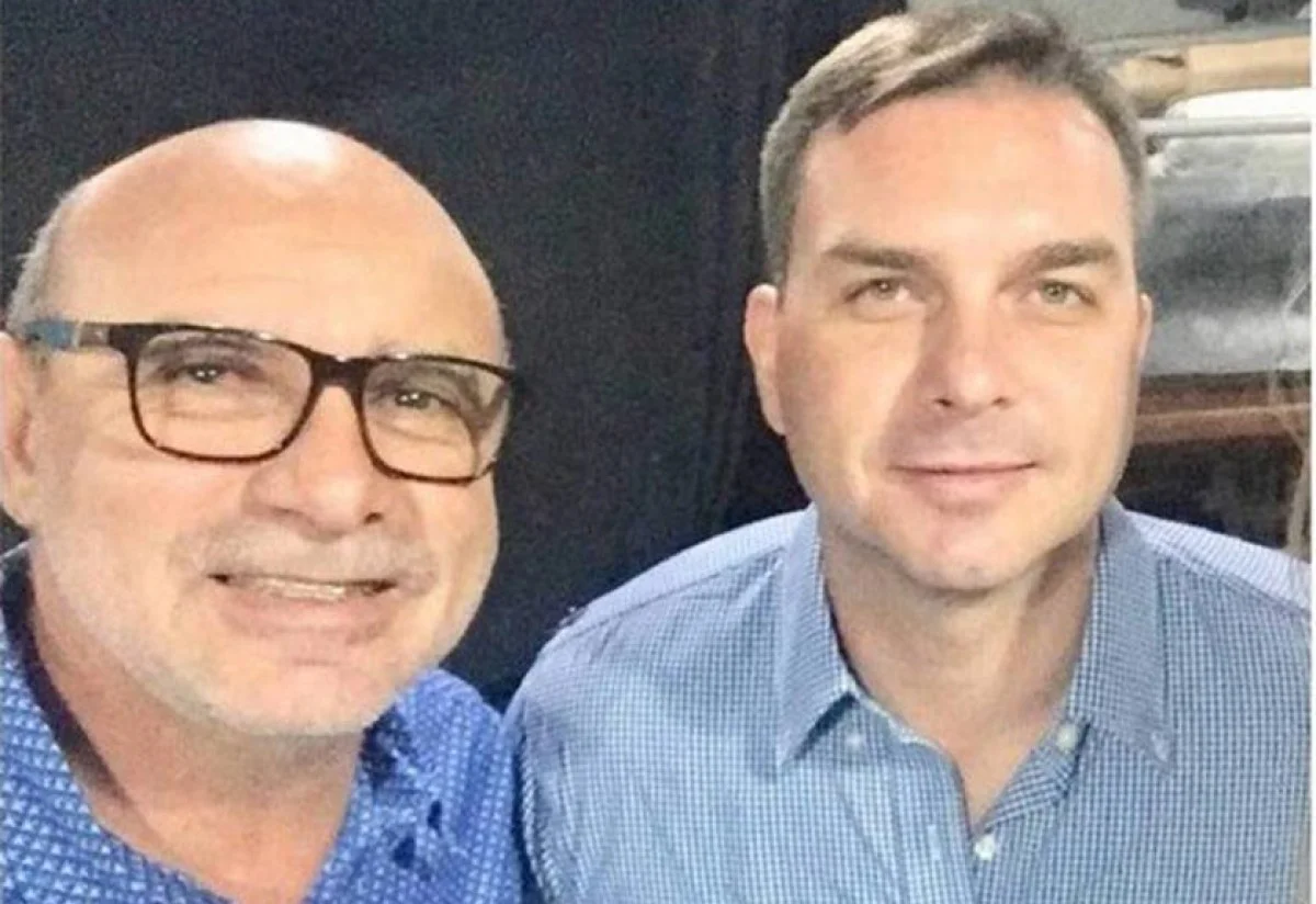 Flávio Bolsonaro e Fabrício Queiroz Flávio Bolsonaro e Fabrício Queiroz