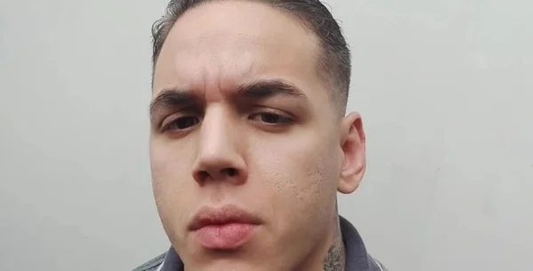Fotografia colorida do brasileiro detido em Portugal sob suspeita de canibalismo e homicídio