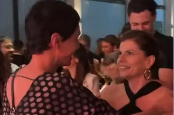 Identidade de assassino de Odete Roitman “vaza” em festa do elenco