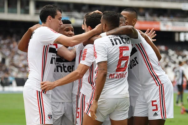 Nos acréscimos, Pablo marca e São Paulo vence o Botafogo no Engenhão
