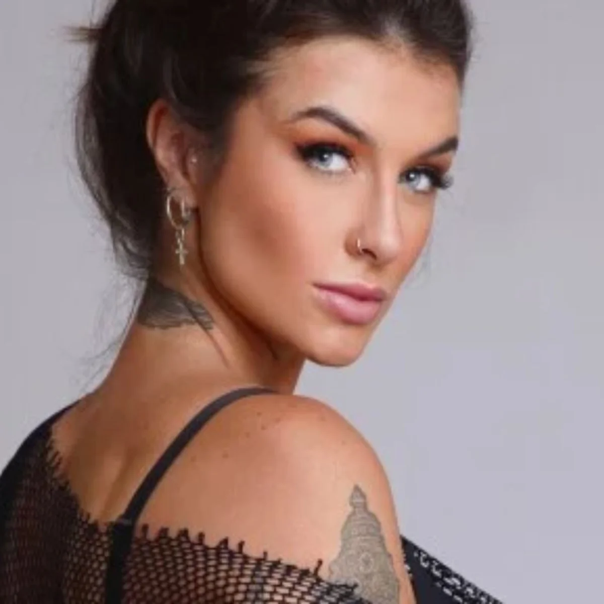 Bárbara Labres dá notícias sobre os pais, isolados em enchente no RS