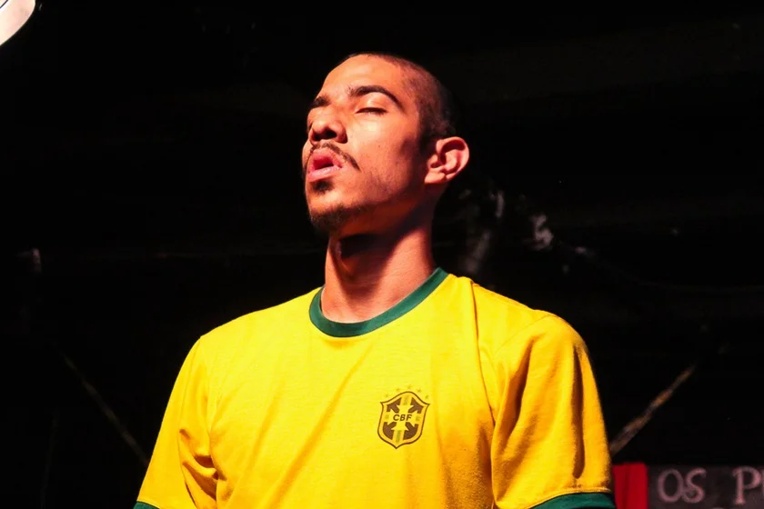 Peça sobre homofobia e opressão lota teatro e arranca aplausos na UnB - imagem 7 Peça sobre homofobia e opressão lota teatro e arranca aplausos na UnB - imagem 7