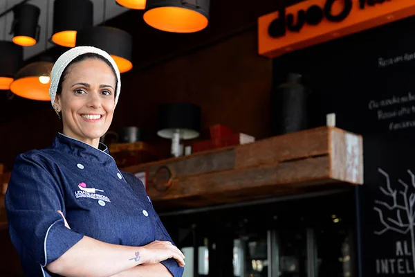 Chef Lidiane Barbosa: “Leite de vaca é para bezerro, não para gente”