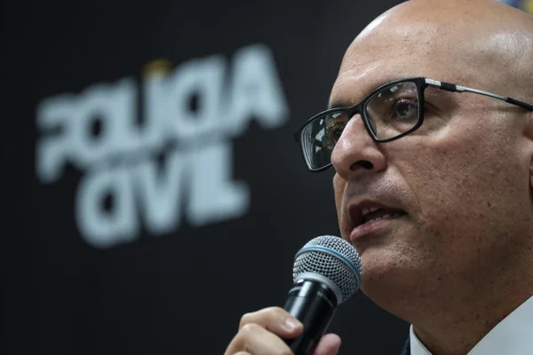 Curi: corpos foram levados em carros roubados para montar narrativa