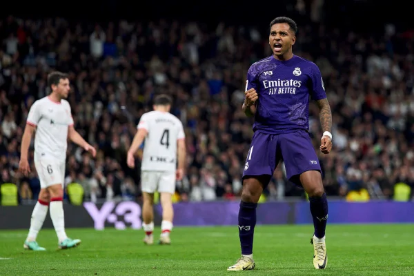 Rodrygo brilha, Real Madrid vence e dispara na liderança do Espanhol