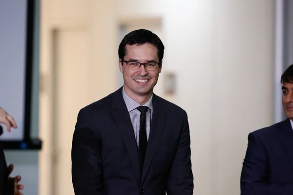 Deputados prometem a procurador acelerar pacote anticorrupção