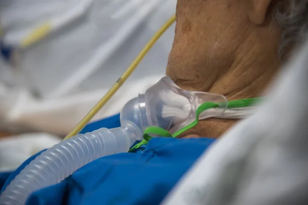 Traqueostomia: como é o procedimento a que foi submetido Maguito Vilela