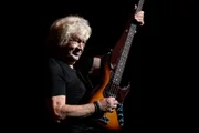 Baixista e vocalista John Lodge, da banda The Moody Blues