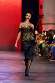 Corsets já se tornaram marca registrada da dupla