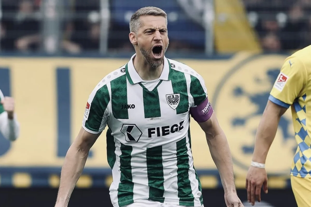 Jogador teve contrato rescindido por suposto envolvimento em desvio de doações. Jogador teve contrato rescindido por suposto envolvimento em desvio de doações.