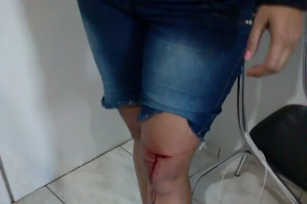 Briga de casal acaba com homem esfaqueando a própria mulher no DF