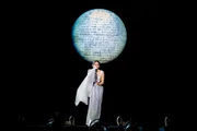 A cantora apresentou sucessos no palco A cantora apresentou sucessos no palco