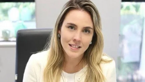 Imagem colorida da vice-governador do Ceará, Jade Romero