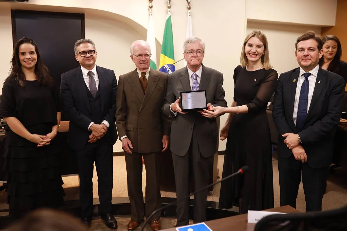 Renata Vianna, Rodrigo Queiroga, Pedro Gordilho, Roberto Rosas, Jaqueline Di Domenico, Renato Guanabara Leal Renata Vianna, Rodrigo Queiroga, Pedro Gordilho, Roberto Rosas, Jaqueline Di Domenico, Renato Guanabara Leal