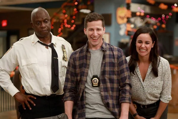 Brooklyn 99 diz que vai corrigir dublagem com referências a Bolsonaro