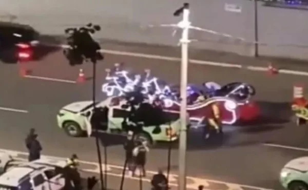 Imagem colorida de Trenó de papai noel na Bahia