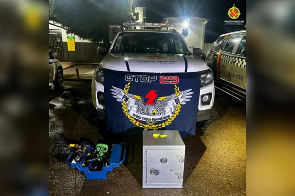 Ladrão invade paróquia, faz casal refém e rouba cofre e cálice de ouro