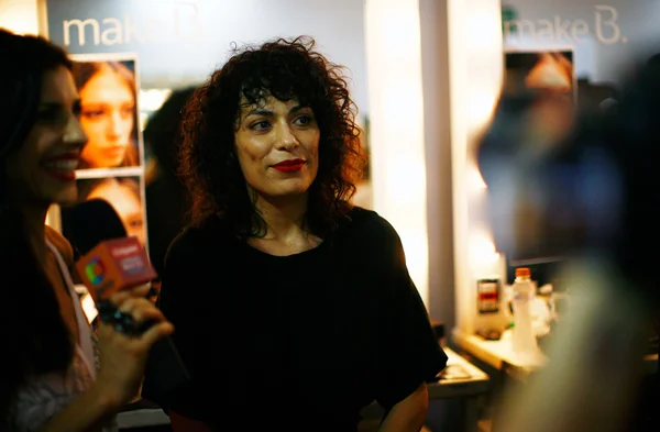 Fabi Gomes, maquiadora da MAC, adianta tendências de beleza da temporada