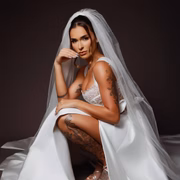 Tainá Castro compartilhou detalhes de seu vestido de noiva nas redes Tainá Castro compartilhou detalhes de seu vestido de noiva nas redes
