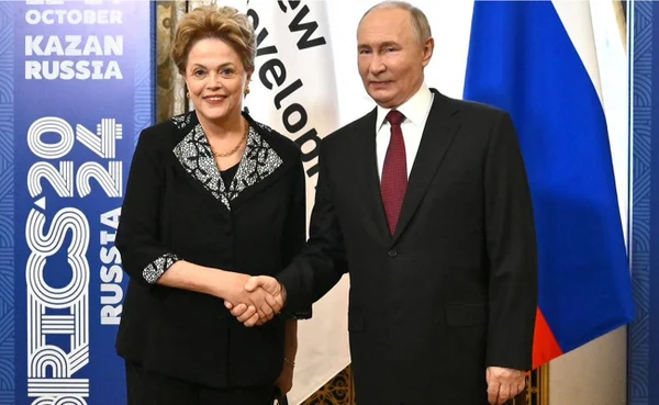 Imagem colorida de Dilma Rousseff e Vladimir Putin - Metrópoles