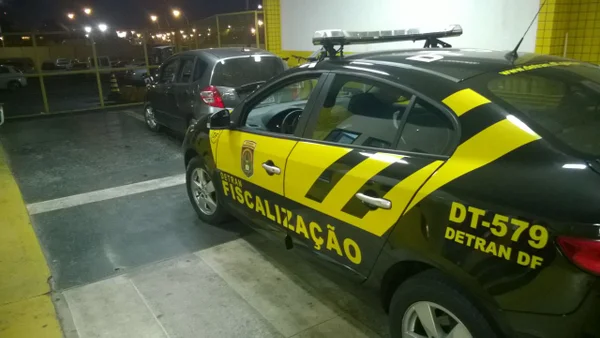 Detran apreende carro com R$ 16,4 mil reais em débitos