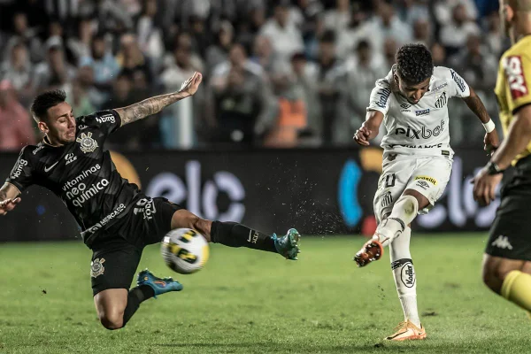 Jogadores de Corinthians e Santos