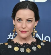 Kate Moss armou festa boho para comemorar os 40 anos de Liv Tyler - imagem 6