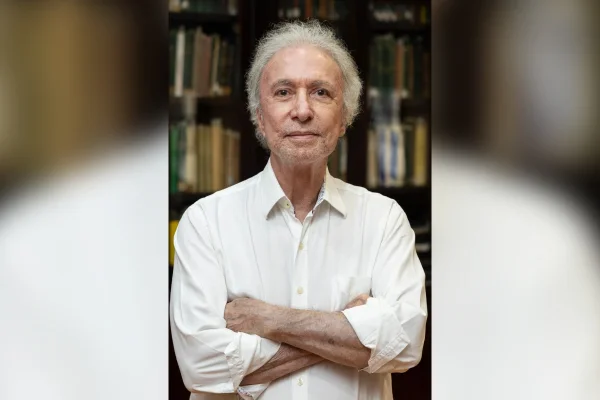 Poeta Secchin alerta que no Brasil não há vice decorativo