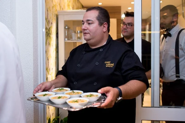 Ex-MasterChef André Boratto apresenta menu no projeto Hidden