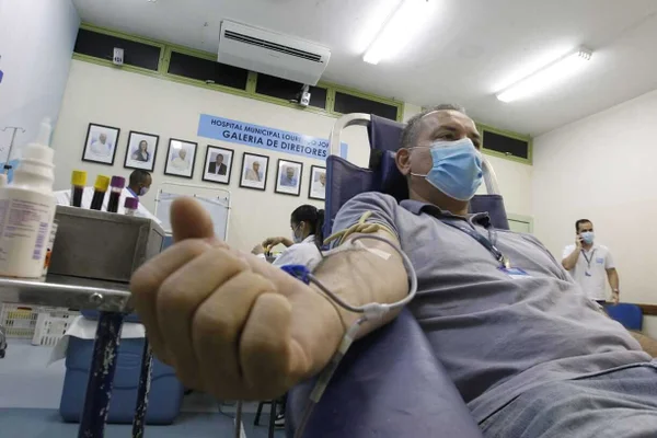 Hospital promove campanha de doação de sangue, na Barra da Tijuca