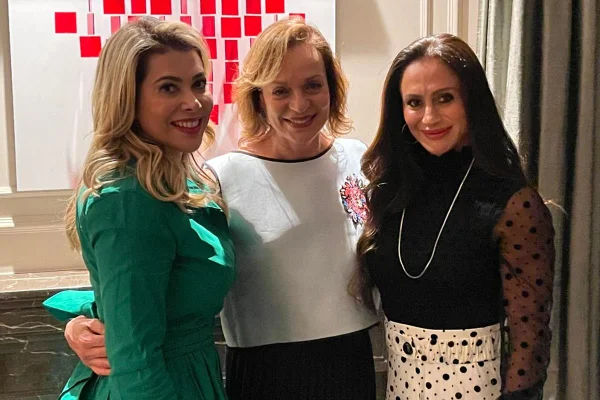 Claudia Martinez, Carla Jazzar e Kika Manssur