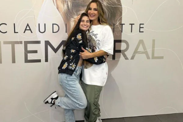 Isabella Oliveira morreu aos 21 anos. Ela era bailarina de Claudia Leitte
