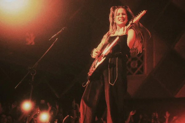 Carol Biazin lança DVD e faz show em Brasília nesta quinta (21/4)
