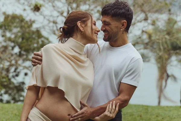 Foto colorida de Giorgian de Arrascaeta e Camila Bastiani - Metrópoles