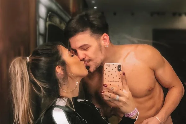 Feto de Saulo Poncio e Gabi Brandt tem Instagram com 94 mil seguidores