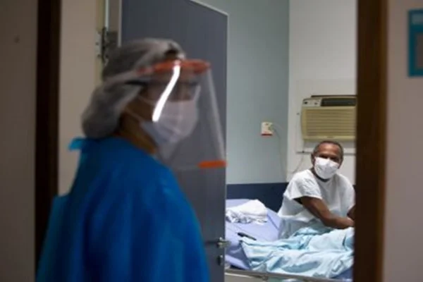 Covid: internações de pessoas com mais de 60 anos caem 13,9% na Bahia