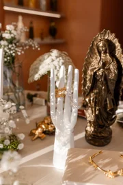 A coleção tem como principal protagonista Nossa Senhora de Guadalupe