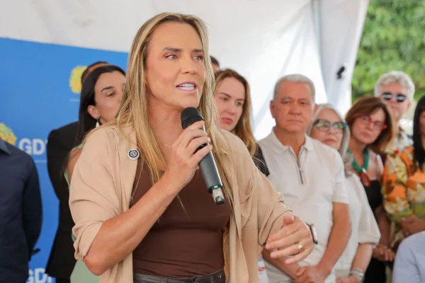 Celina anuncia criação da primeira Casa da Mãe Atípica do DF