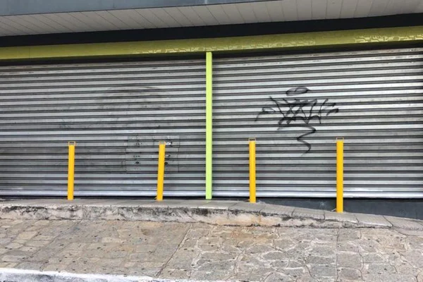 Funcionários de perfumaria são trancados em banheiro durante assalto na PB