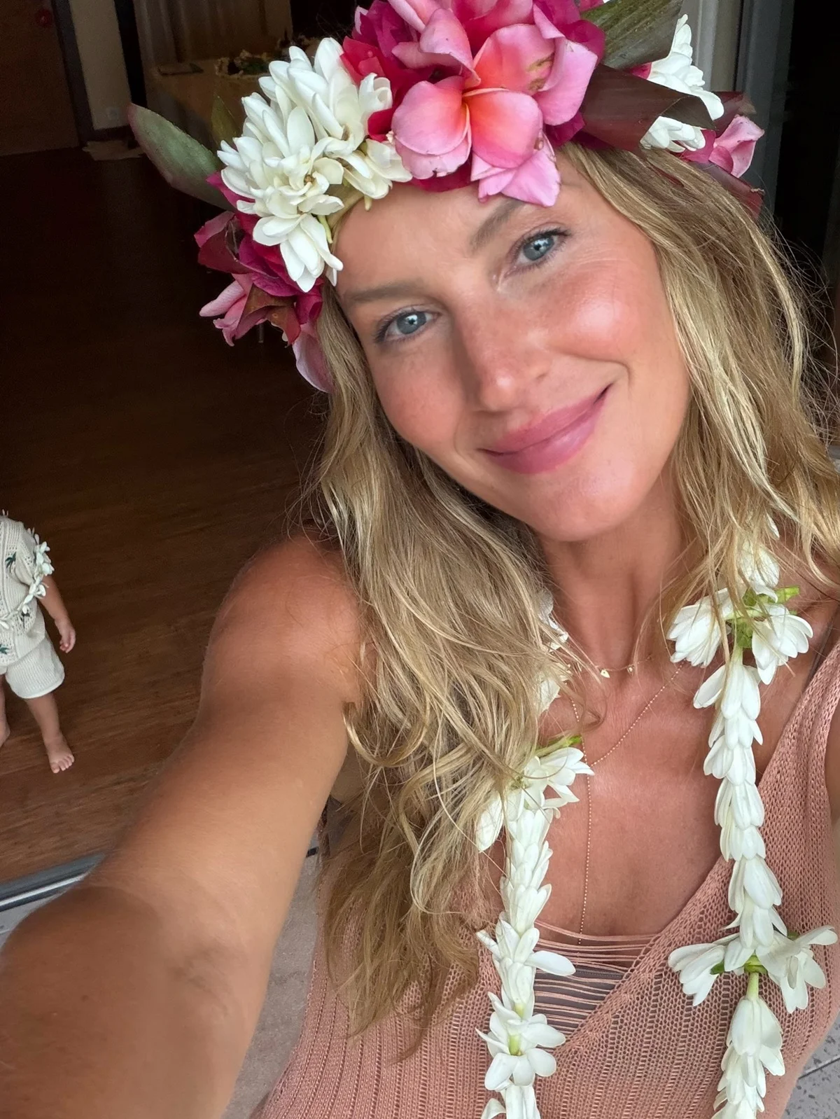 Gisele Bündchen compartilha fotos das férias em Tahiti com Joaquim Valente e o filho, River Gisele Bündchen compartilha fotos das férias em Tahiti com Joaquim Valente e o filho, River