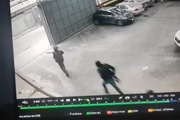 4-1162 Tiros e pânico em supermercado: veja ação de ladrões de carro-forte