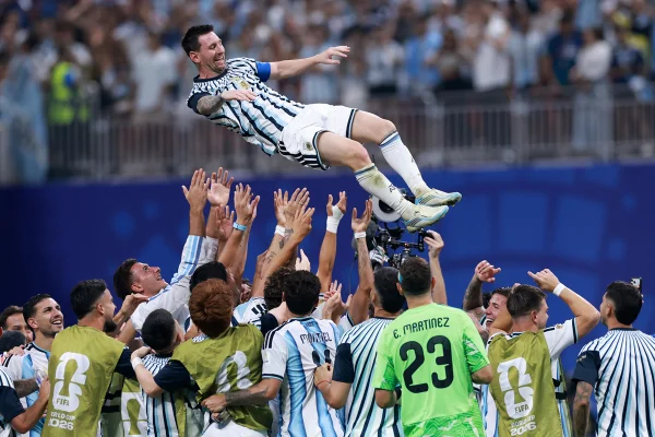 Água benta: conheça os rituais de fé dos craques da Seleção Argentina - destaque galeria Água benta: conheça os rituais de fé dos craques da Seleção Argentina - destaque galeria