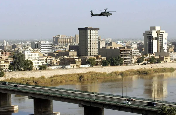 Atentado suicida mata 21 na capital do Iraque