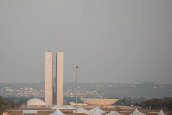 Névoa seca atinge Brasília neste sábado (13/9/2025)
