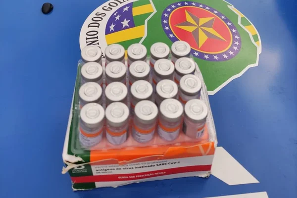homem furta doses da vacina contra a covid-19 para vender em goiás
