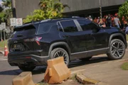 O Senado alugou 79 carros SUV com teto solar (modelo GM Equinox 2025) e uma van adaptada (modelo JAC T8). Os carros já estão em uso e em circulação pela Esplanada