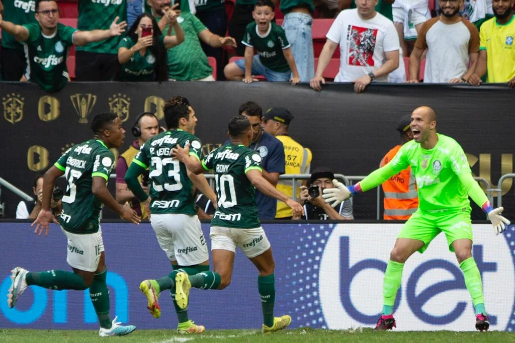 Supercopa: veja imagens do jogo eletrizante entre Palmeiras x Flamengo no Mané Garrincha - imagem 10 Supercopa: veja imagens do jogo eletrizante entre Palmeiras x Flamengo no Mané Garrincha - imagem 10