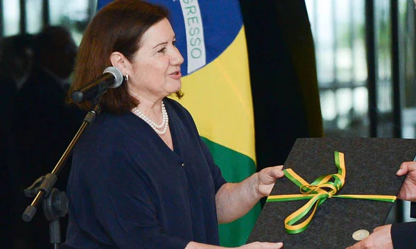 Imagem colorida de Maria Luíza Viotti, atual embaixadora do Brasil nos Estados Unidos