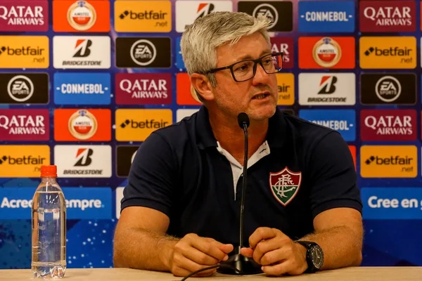Odair encara missão de reanimar Fluminense: “Tem que doer”