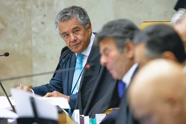 Marco Aurélio encaminha notícia-crime contra Bolsonaro à PGR
